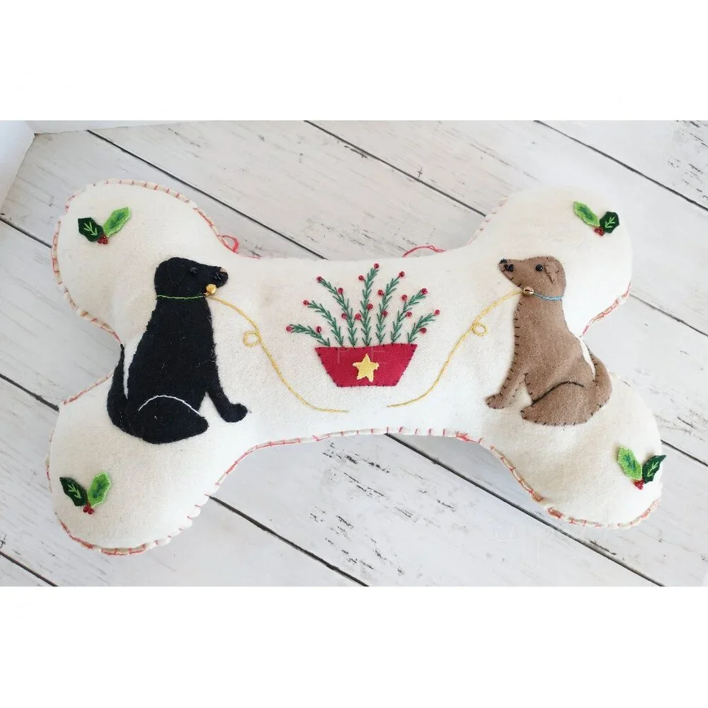 Sturbridge Yankee Holiday Dog Bone Pillow Vintage Christmas Wall Hanging Fabric